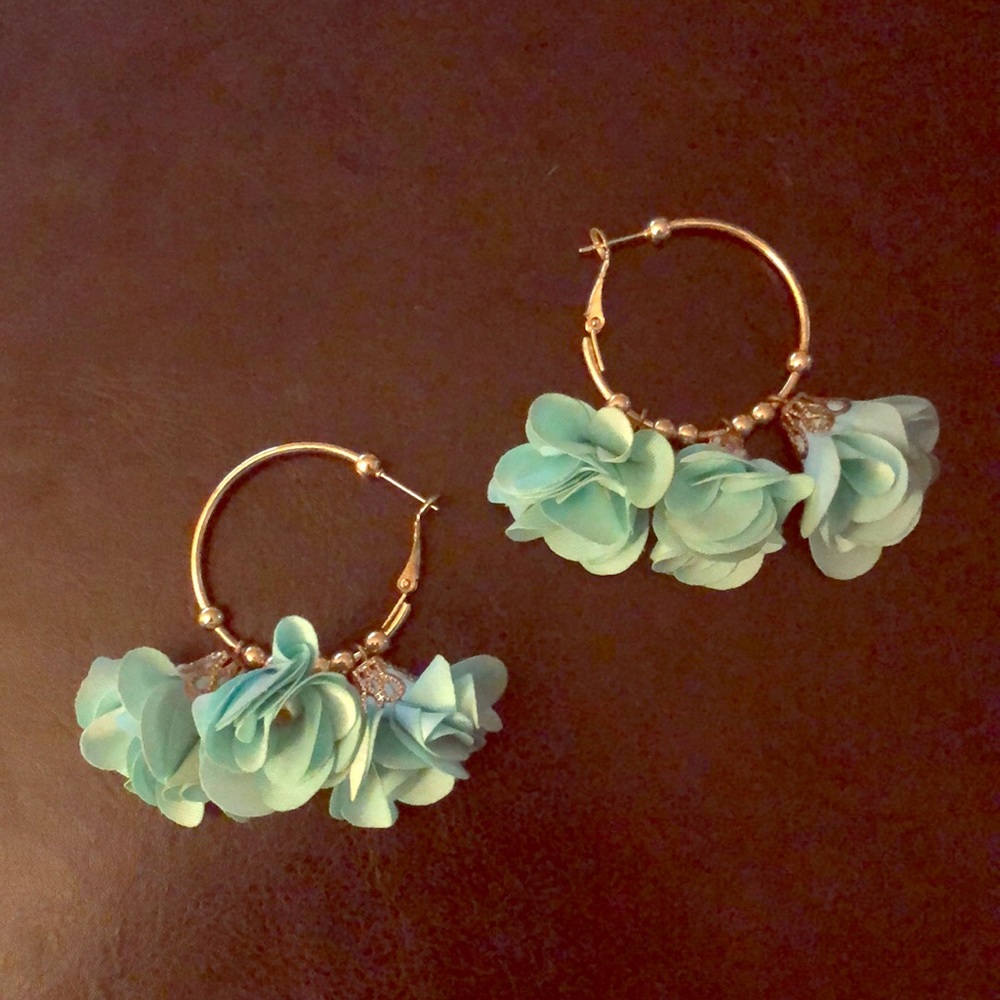 Flower earrings from scout & mollys
